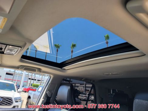 Used 2016 Toyota 4Runner SR5 Premium w/ Four Season Floor Mat Package RWD image 18