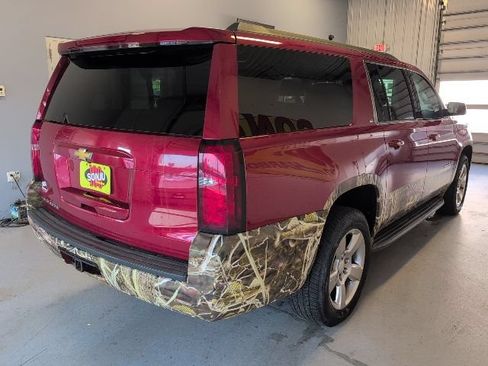 Used 2015 Chevrolet Suburban LT w/ Luxury Package AWD/4WD image 4