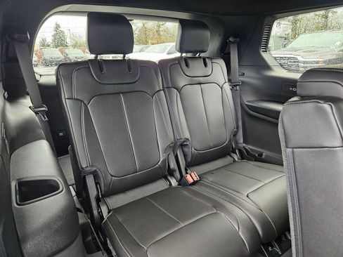 New 2026 Jeep Grand Cherokee L Limited AWD/4WD image 17