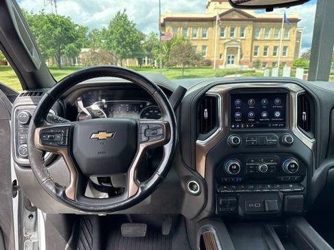Used 2020 Chevrolet Silverado 1500 High Country w/ Technology Package AWD/4WD image 14
