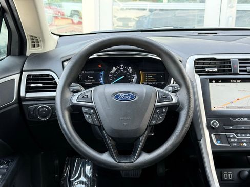 Used 2019 Ford Fusion SE FWD image 23
