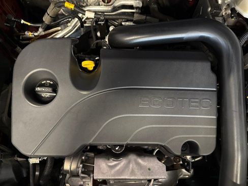 Used 2024 Chevrolet Equinox LT w/ LPO, Floor Liner Package FWD image 32
