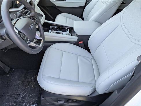 New 2026 Ford Explorer Platinum w/ LUX Leather Package AWD/4WD image 4