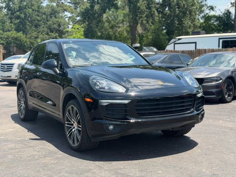 Used 2016 Porsche Cayenne AWD/4WD image 4