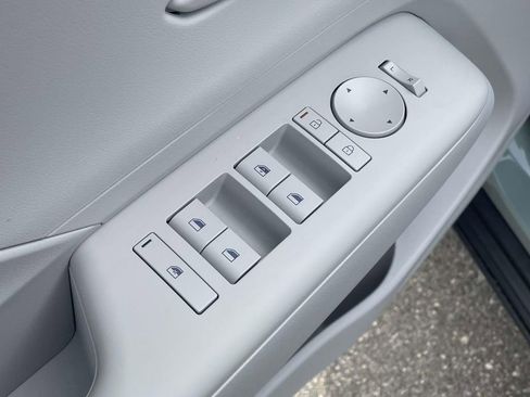 New 2026 Hyundai Kona SE image 14