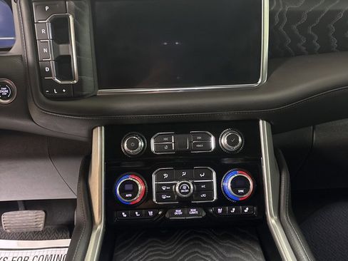 Used 2023 GMC Yukon XL Denali image 12