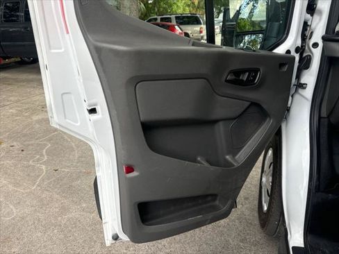 Used 2022 Ford E-Transit 148 High Roof Extended RWD image 14