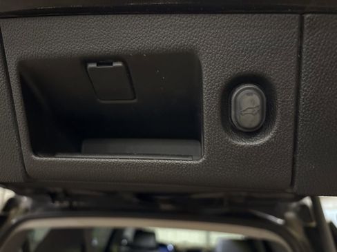 Used 2018 GMC Yukon Denali AWD/4WD image 14