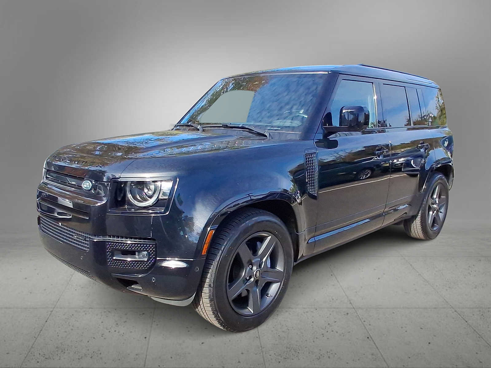 Used 2023 Land Rover Defender 110 X-Dynamic SE AWD/4WD image 4