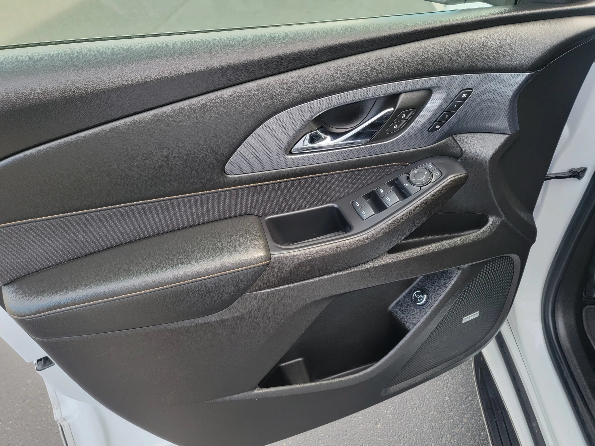 Used 2021 Chevrolet Traverse Premier AWD/4WD image 18