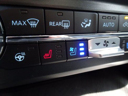 Used 2025 Ford F350 Platinum AWD/4WD image 21