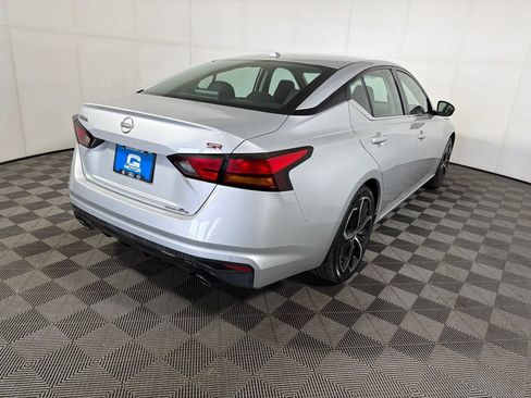 Used 2024 Nissan Altima 2.5 SR FWD image 7