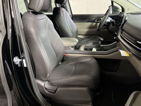 New 2026 Kia Carnival LXS image 26