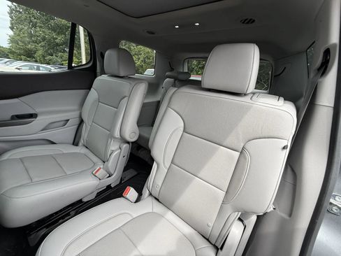 Used 2020 GMC Acadia SLT w/ Driver Alert Package II AWD/4WD image 8