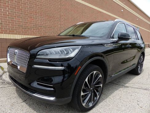 Used 2023 Lincoln Aviator AWD w/ Elements Package image 6