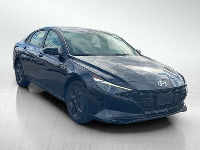 Certified 2022 Hyundai Elantra SEL w/ Preferred Accessory Package