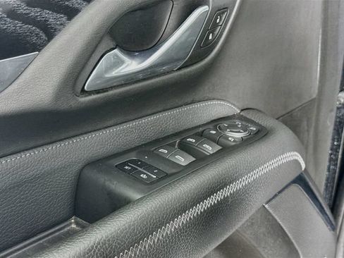 Used 2021 GMC Yukon XL Denali w/ Denali Premium Package AWD/4WD image 18