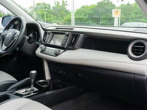 Used 2016 Toyota RAV4 Limited image 32
