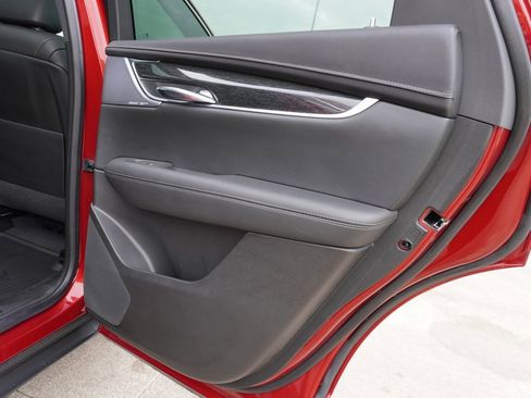 Used 2021 Cadillac XT5 Premium Luxury image 23