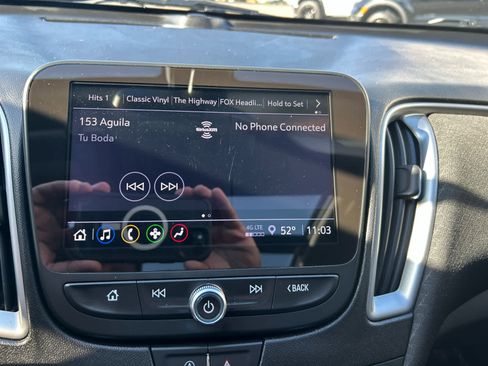 Used 2022 Chevrolet Malibu LT image 16