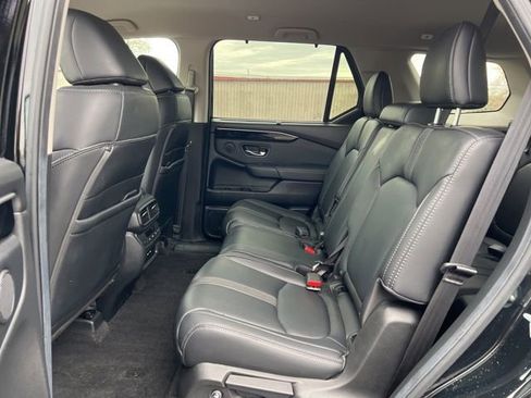 Used 2025 Honda Pilot EX-L image 17