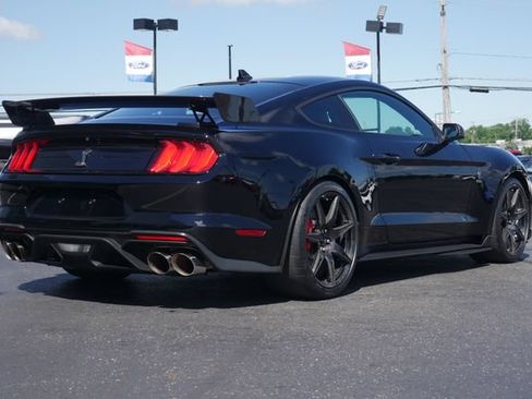 Used 2022 Ford Mustang Shelby GT500 w/ Carbon Fiber Track Pack RWD image 12