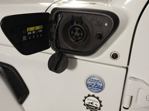 Used 2024 Jeep Wrangler Unlimited Sahara w/ Dual Top Group AWD/4WD image 45