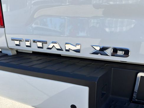 Used 2024 Nissan Titan SV w/ SV Convenience Package image 10