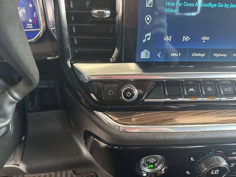 Used 2024 Chevrolet Silverado 1500 LT AWD/4WD image 31