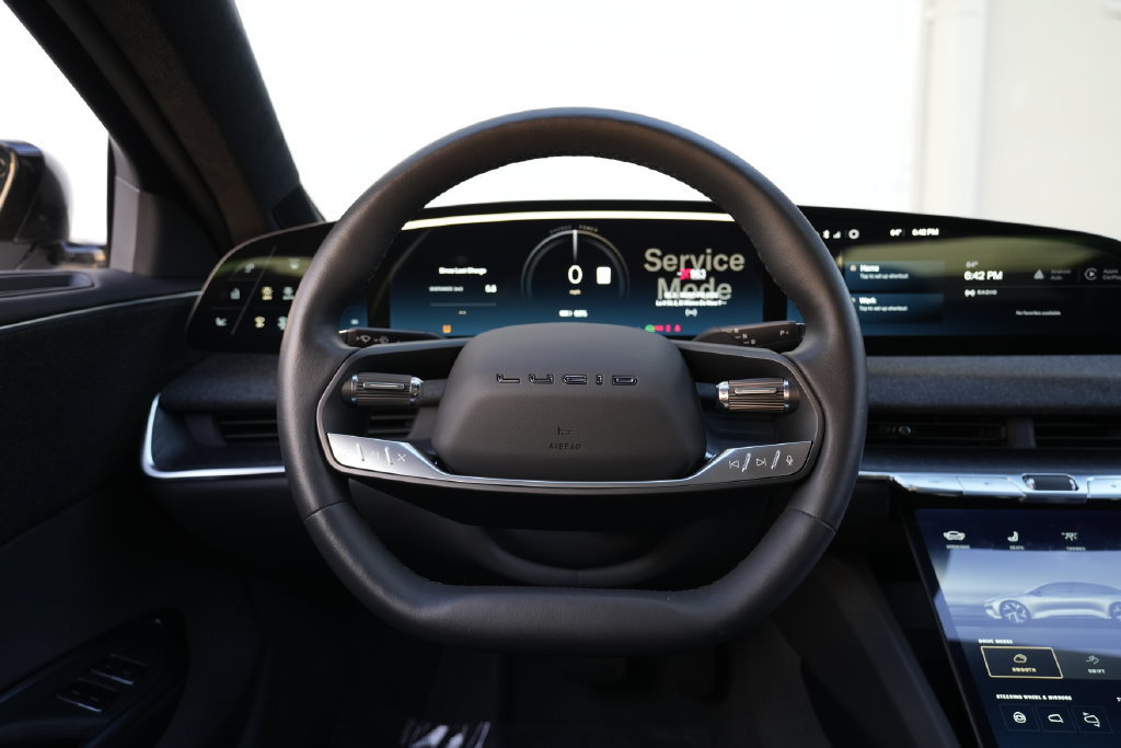Used 2024 Lucid Air Pure RWD image 42