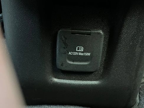 Used 2024 GMC Terrain SLT AWD/4WD image 13