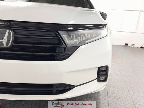Used 2023 Honda Odyssey Sport image 12