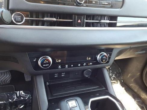 Used 2025 Mitsubishi Outlander SE FWD image 13