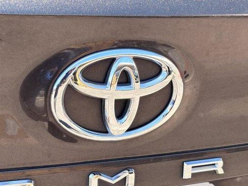 Used 2018 Toyota Camry LE FWD image 9