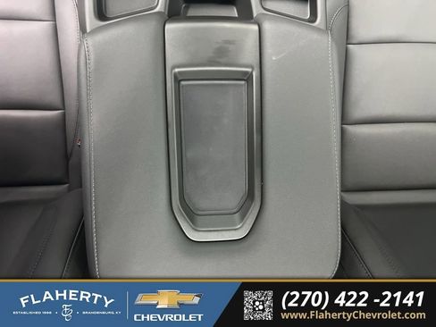 Used 2025 Chevrolet Silverado 1500 W/T image 25