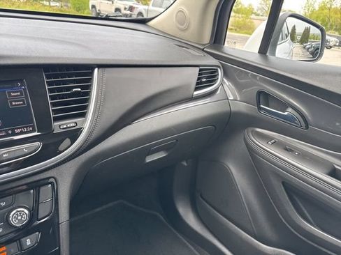 Used 2022 Buick Encore Preferred w/ Safety Package AWD/4WD image 58