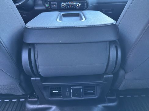 Used 2024 GMC Sierra 3500 SLE w/ SLE Convenience Package image 30