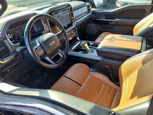 Used 2023 Ford F150 Platinum image 3