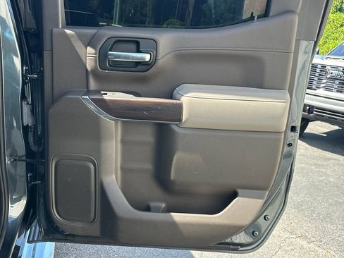 Used 2019 GMC Sierra 1500 SLT w/ SLT Convenience Package AWD/4WD image 17