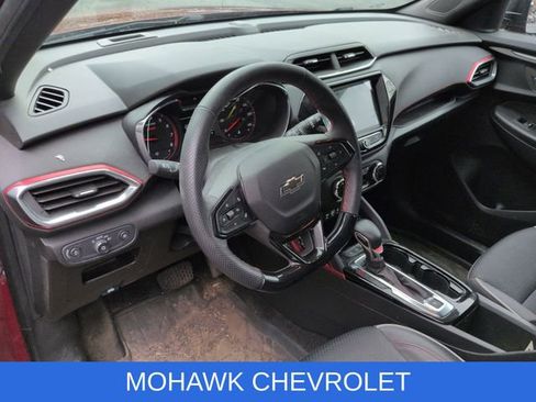Used 2023 Chevrolet TrailBlazer RS w/ Convenience Package FWD image 9