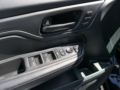 Used 2023 Honda Odyssey Sport image 13