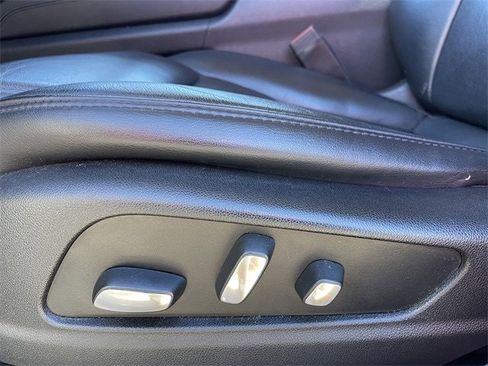 Used 2018 Cadillac XT5 Luxury w/ Driver Awareness Package image 26