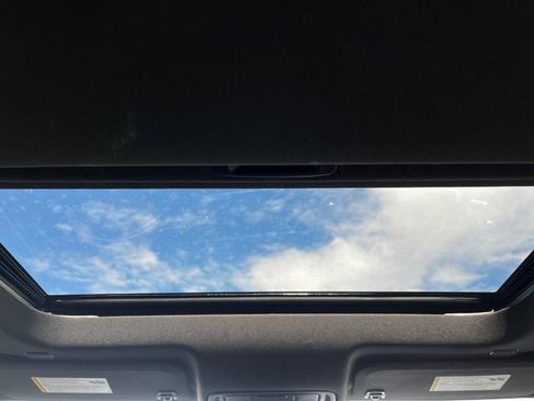 Used 2022 Chevrolet Silverado 1500 High Country w/ High Country Premium Package image 12