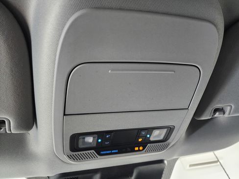 Used 2024 Ford F250 XLT image 43