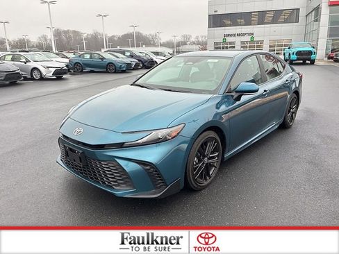 Certified 2025 Toyota Camry SE image 17