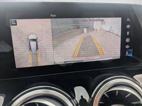 Certified 2022 Mercedes-Benz GLB 250 image 13