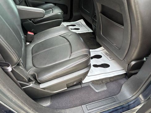 Used 2012 Chevrolet Traverse LT w/ LPO, 'HIT The Road' Package AWD/4WD image 11