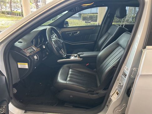 Used 2014 Mercedes-Benz E 550 4MATIC Sedan image 5