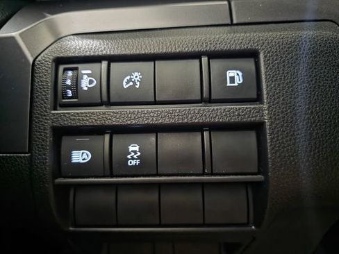 Used 2025 Toyota 4Runner SR5 AWD/4WD image 18