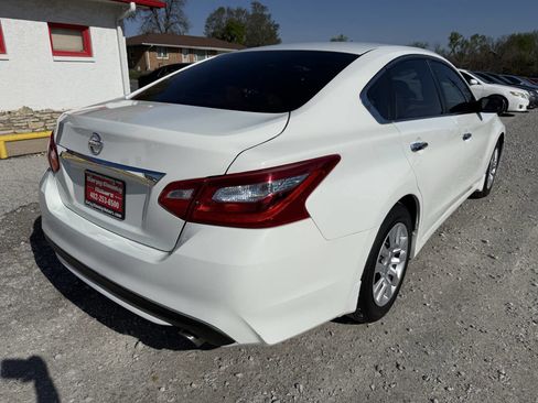 Used 2017 Nissan Altima 2.5 S w/ Power Driver Seat Package FWD image 3